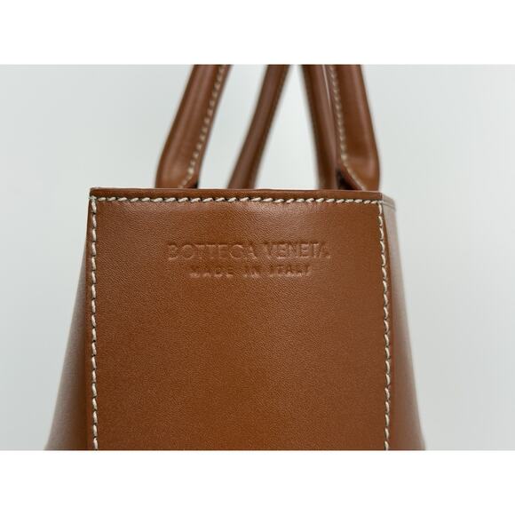 Bottega Veneta Nappa Maxi Intrecciato Men’s Arco Tote in Wood - Picture 6 of 16